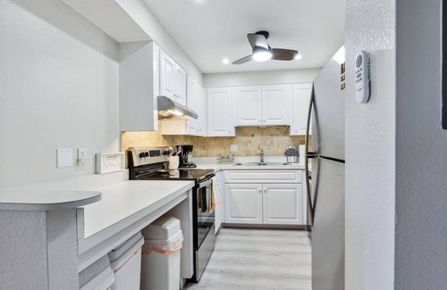 Siesta Key Condo | Siesta Key Waterfront w/VIEWS,Pool, 2bed/2bath w/Hot Tub, AC, Fitness Room,WiFi