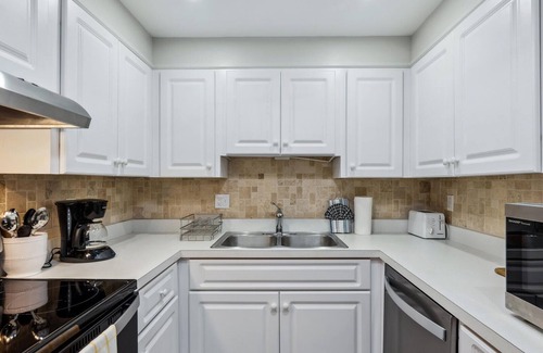 Siesta Key Condo | Siesta Key Waterfront w/VIEWS,Pool, 2bed/2bath w/Hot Tub, AC, Fitness Room,WiFi