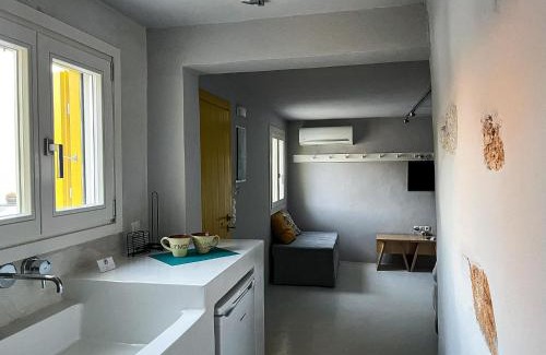 Vathi Apartment | SifnosLiving - Love