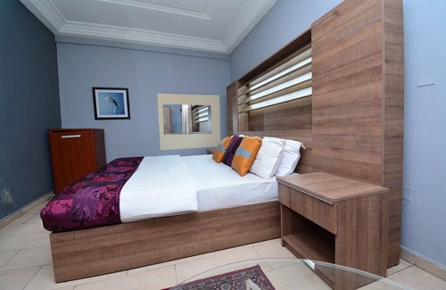 Warri Hotel | Signatious Hotel and Suites