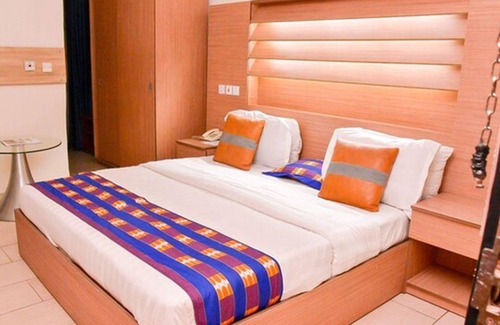 Warri Hotel | Signatious Hotel and Suites