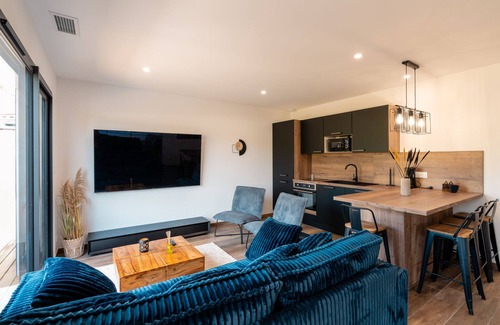 Le Grau-dʼAgde House | Signature Suite, Elegance with Private Jacuzzi