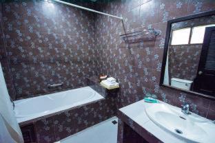 Si Mueang Chum Hotel | Silamanee Resort & Spa Hotel