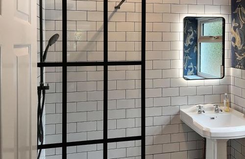 Easterside House | Silent Springs