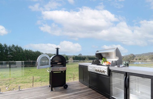 East Kangaloon House | Silos – rural homestead on 50 acres