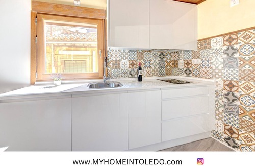 Toledo City Center Apartment | ~SILVER~ by myhomeintoledo.com