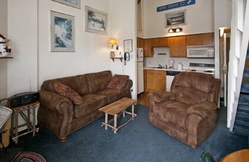 Snowshoe Hotel | Silver Creek Lodge