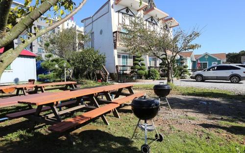 Taean House | Silver Glowing Sea Pension