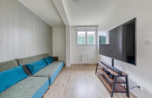 Petit-Ivry Apartment | Silver&Gold House Pro & Family