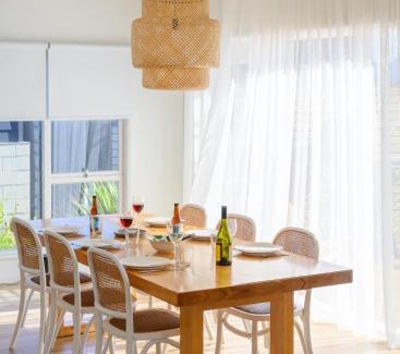 Bicheno House | Silver Hill ~ from farm cottage to splendid beachy vibes!