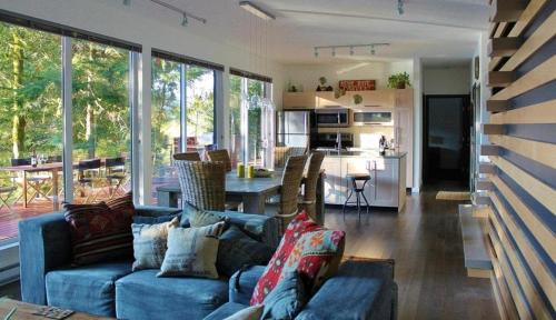 Maple Falls House | Silver Lake 83 - Spectacular Dream Home overlooking Silver Lake