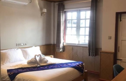 Nyaungshwe Hotel | Silver Lake Hotel