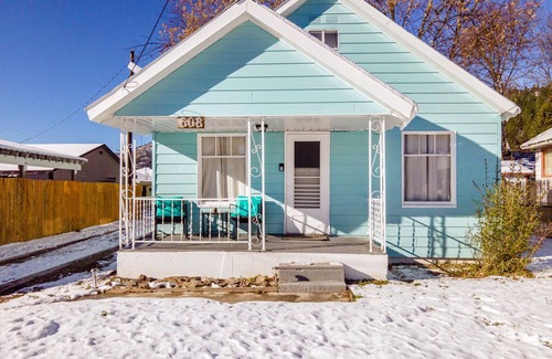 Kellogg House | Silver Miner's Bungalow - Ski, Golf, Bike, Fish+