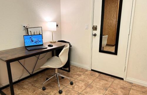 Hemet House | Silver Sands Den
