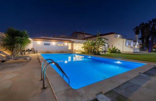 Consolacao House | Silver Seahorse Garden Retreat