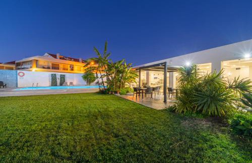 Consolacao House | Silver Seahorse Garden Retreat