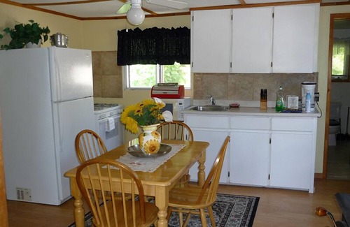 Harcourt Cottage | Silver Springs Cottage Resort