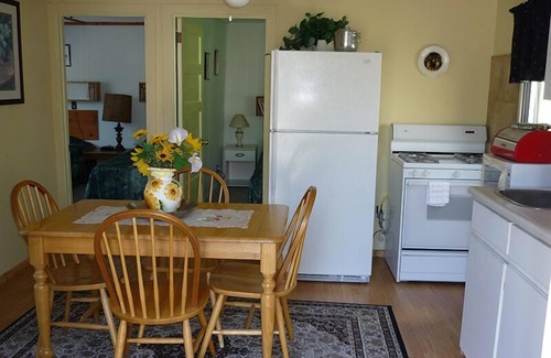 Harcourt Cottage | Silver Springs Cottage Resort