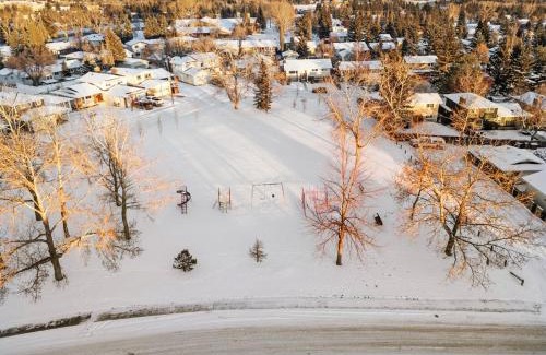 Northwest Calgary Apartment | Silver Springs Family Retreat