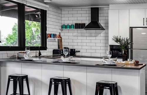 Carrickalinga House | Silvers Anchor - 2 Bennett Street