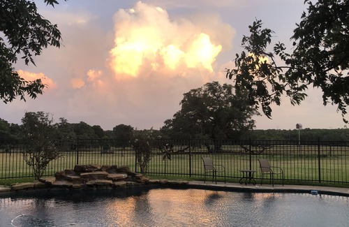 Fayetteville House | Silverspur at Round Top- Amazing restored 1800's Farmhouse on 40 acres w/a pool!
