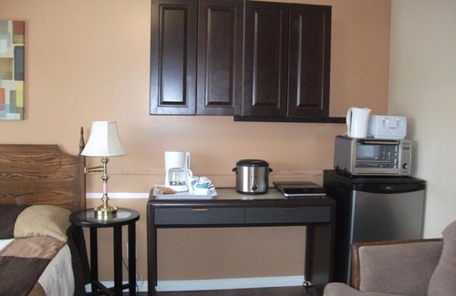 Bay Roberts Hotel | Silverwood Inn