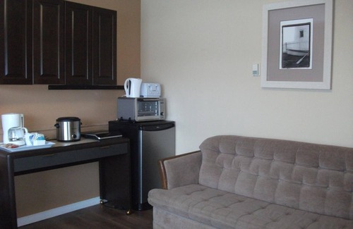 Bay Roberts Hotel | Silverwood Inn