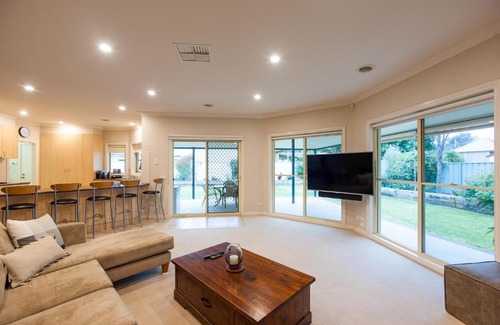Moama House | Simms Retreat