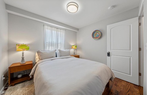 Newark Apartment | Simon Stays I African Oasis