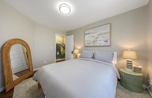 Newark Apartment | Simon Stays I Thai Oasis