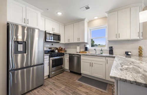 Newark Apartment | Simon Stays I Thai Oasis