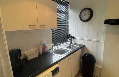 Heaton Apartment | Simonside Apartment - 3 bedrooms