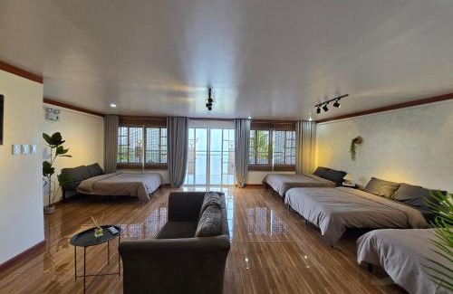 Silang Junction South House | Simoy Staycation Tagaytay