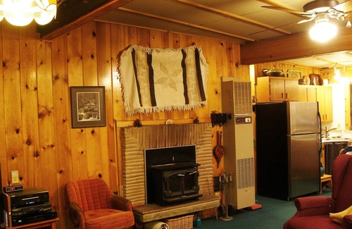 Lyons Cabin | Simple mountain cabin on the banks of the mighty Saint Vrain Creek