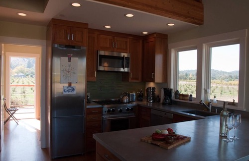 Geyserville Cottage | Simple, Serene Wine Country Retreat In Alexander Valley, Sonoma County