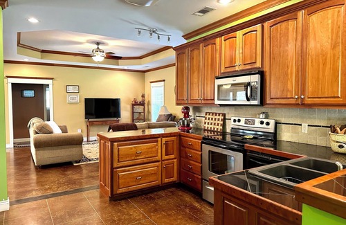 Russellville House | Simple Shaker Home - Only 1.5 miles from I-40 and Scenic Hwy 7