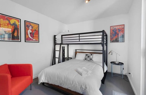 Saint Kilda South Apartment | Simply St. Kilda - WIFI, full linen, heart of Ackland Street, quiet and peaceful
