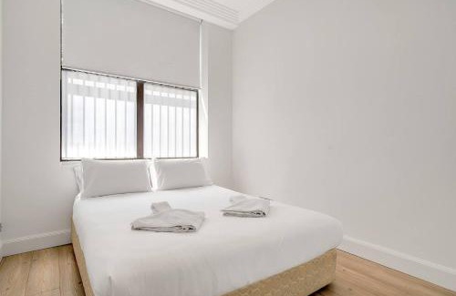 Woolloomooloo Apartment | 'Simply Sydney' City Living off Wharf Roadway