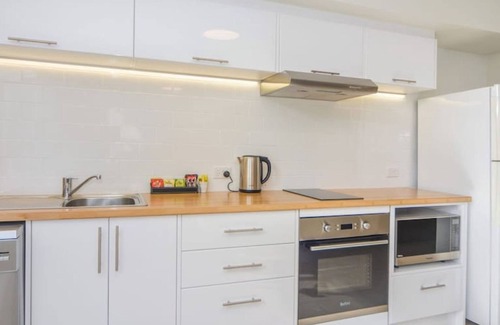 Huskisson Apartment | Simply The Best, Couple Getaway in Huskisson