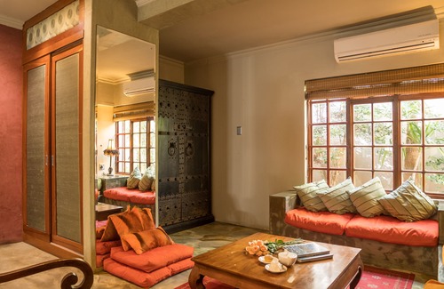 Pollok Beach House | Singa Lodge - Lion Roars Hotels & Lodge