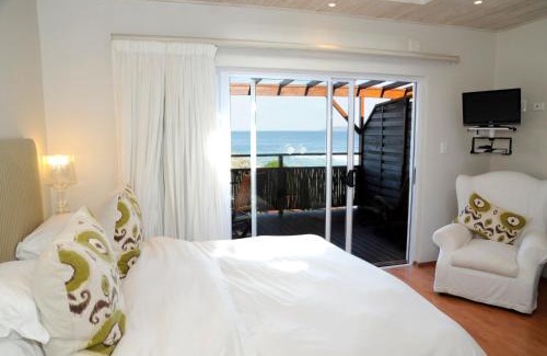 Keurboomstrand Cabin | Singing Kettle Beach Lodge