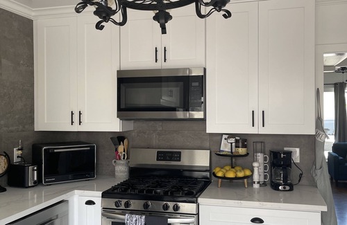 Belmont Shore House | Single fam res. 4 bedroom, 3bath beach house. 9 houses to beach. 2 parking spots
