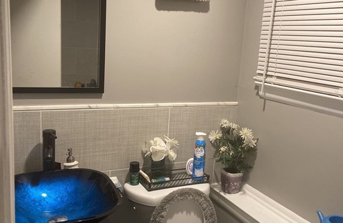 Ewing House | single family house with 5 bathroom 3 bathroom Livingroom family room