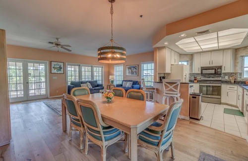 Palm Island Villa | Single family Home bayside with sun decks on both sides of house C82C