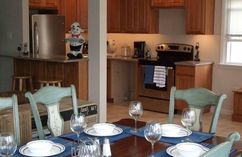 Gold Coast House | Single Family - Private, Beautiful, Comfortable, 4BR 3fulbth, 5 Min walk frm Bch