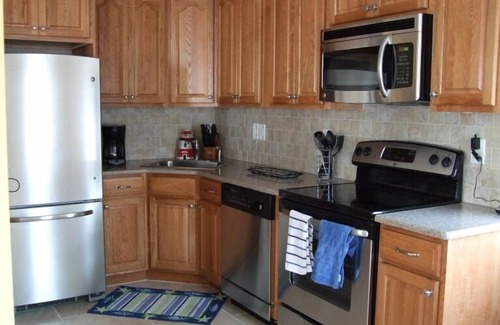 Gold Coast House | Single Family - Private, Beautiful, Comfortable, 4BR 3fulbth, 5 Min walk frm Bch