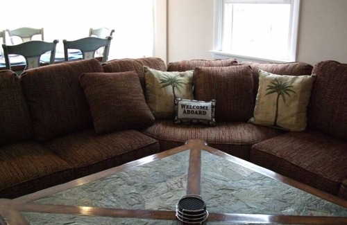 Gold Coast House | Single Family - Private, Beautiful, Comfortable, 4BR 3fulbth, 5 Min walk frm Bch