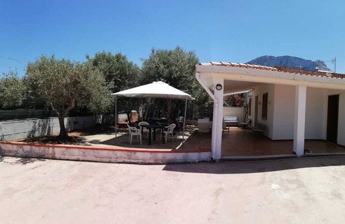 Punta Raisi Villa | SINGLE FAMILY VILLA 200 MT SEA - 1 KM PALERMO AIRPORT