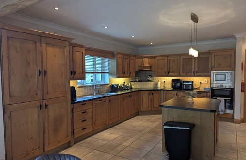 Ballaghkeen House | Single level home in village location
