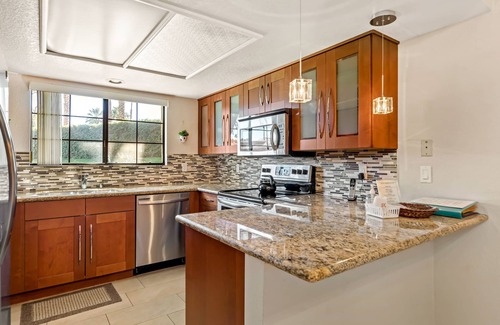 Tahquitz River Estates Villa | SINGLE LEVEL VILLA, STEPS TO POOL AND JACUZZI - MESQUITE COUNTRY CLUB